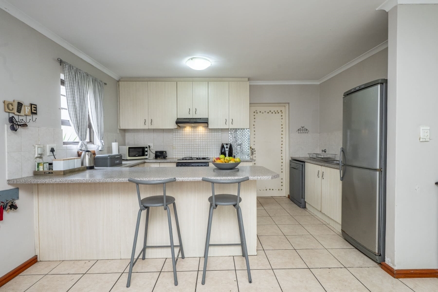 2 Bedroom Property for Sale in Eikenbosch Western Cape